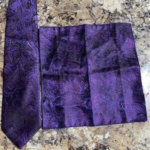 Elegant Purple Paisley Tie and Pocket Square Set